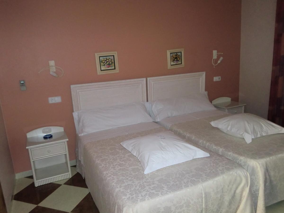 Hotel Gasaqui Ayelo de Malferit Rum bild