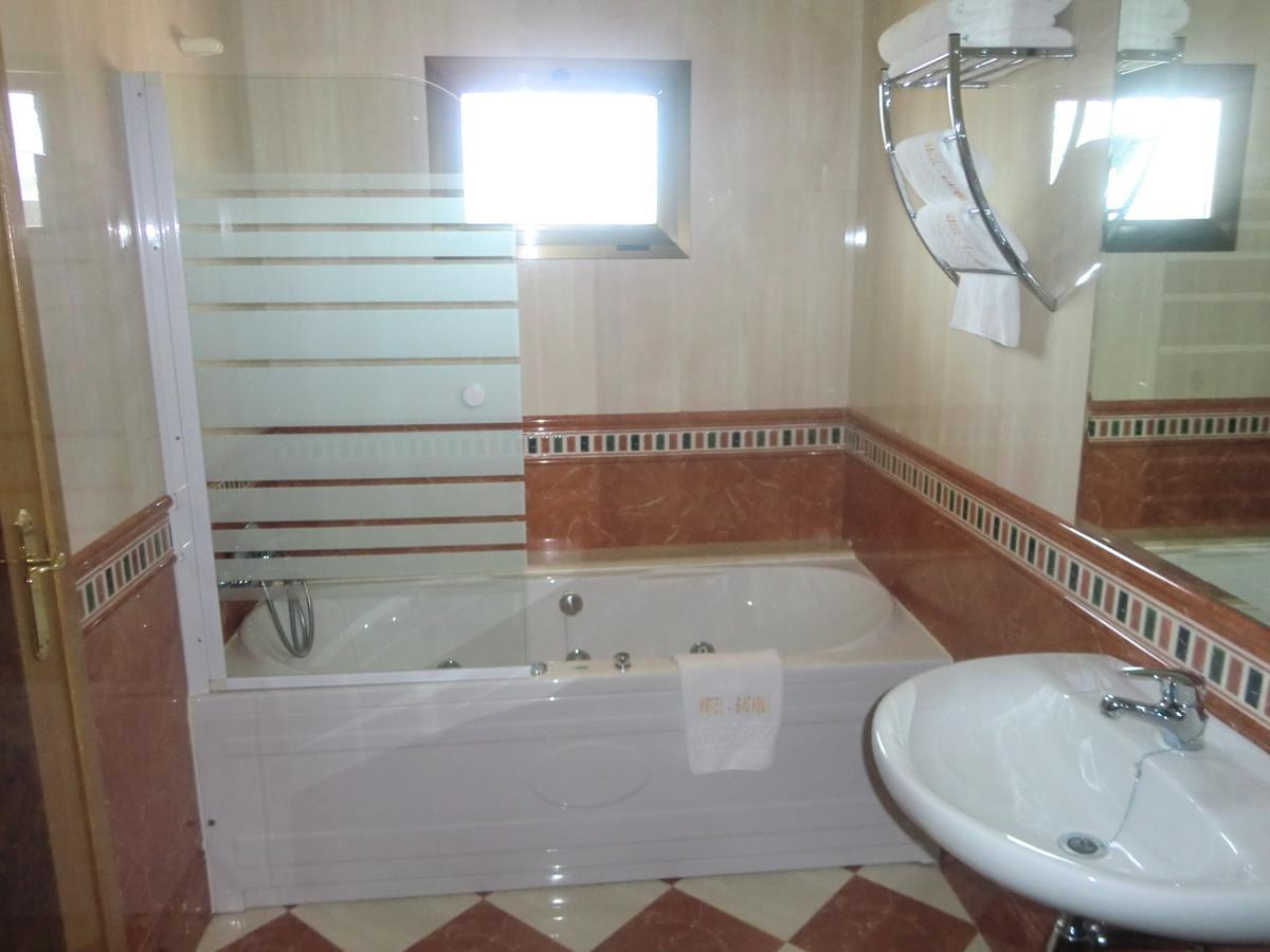 Hotel Gasaqui Ayelo de Malferit Rum bild